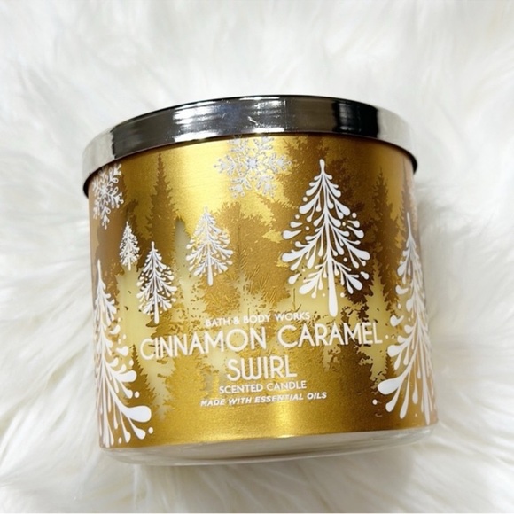 NEW Bath and Body Works fall winter candles - Picture 6 of 8